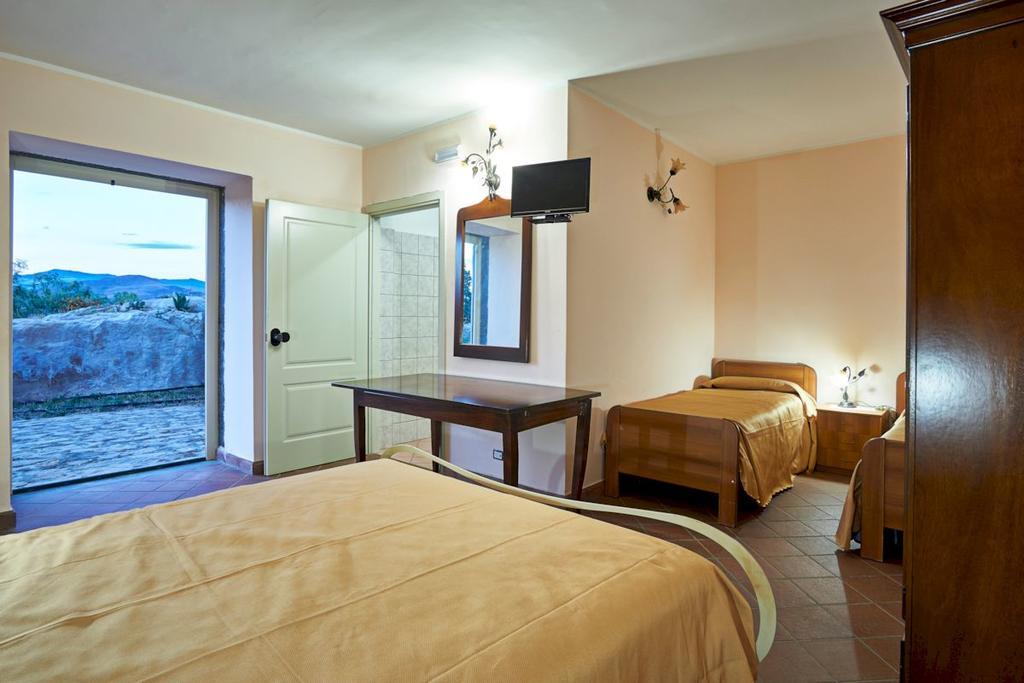 Вилла Agriturismo Conte Ruggero Centuripe Экстерьер фото
