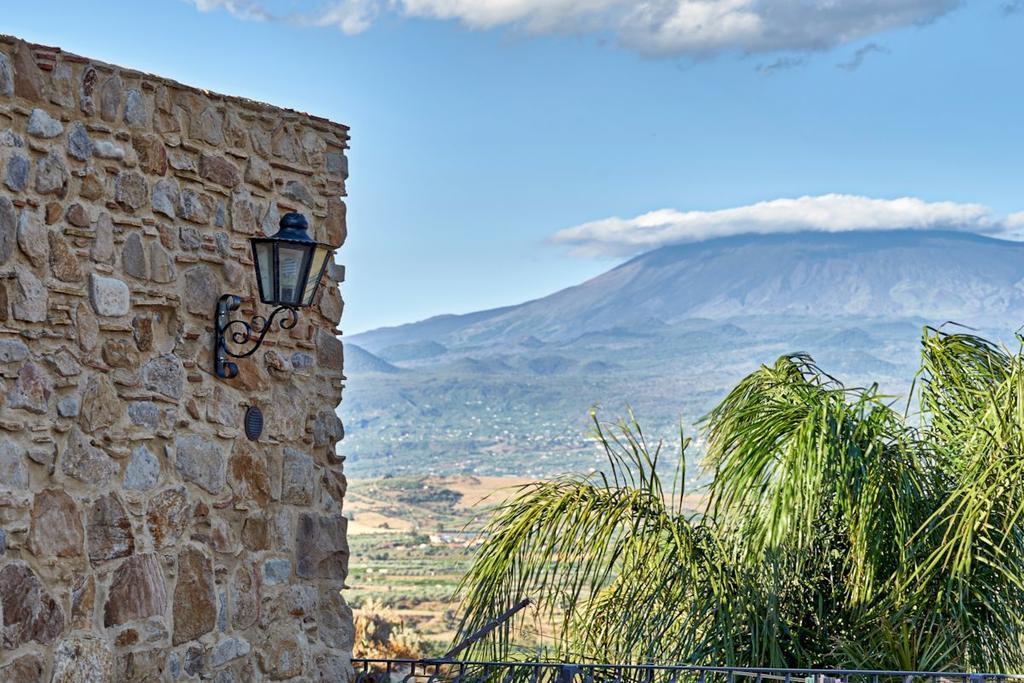 Вилла Agriturismo Conte Ruggero Centuripe Экстерьер фото