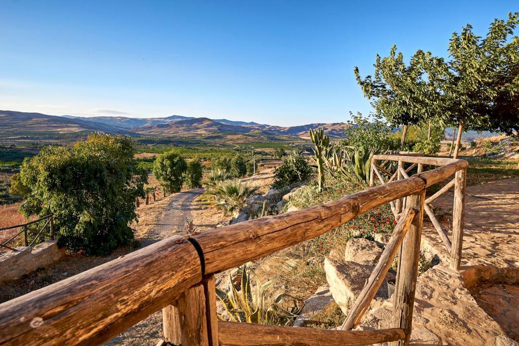 Вилла Agriturismo Conte Ruggero Centuripe Экстерьер фото