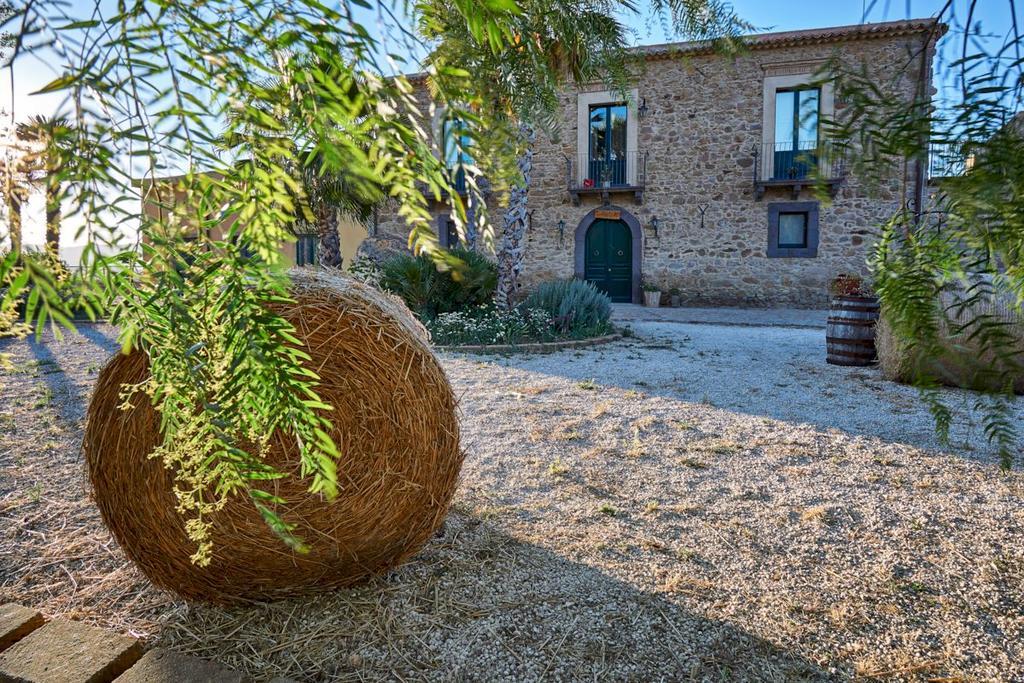 Вилла Agriturismo Conte Ruggero Centuripe Экстерьер фото