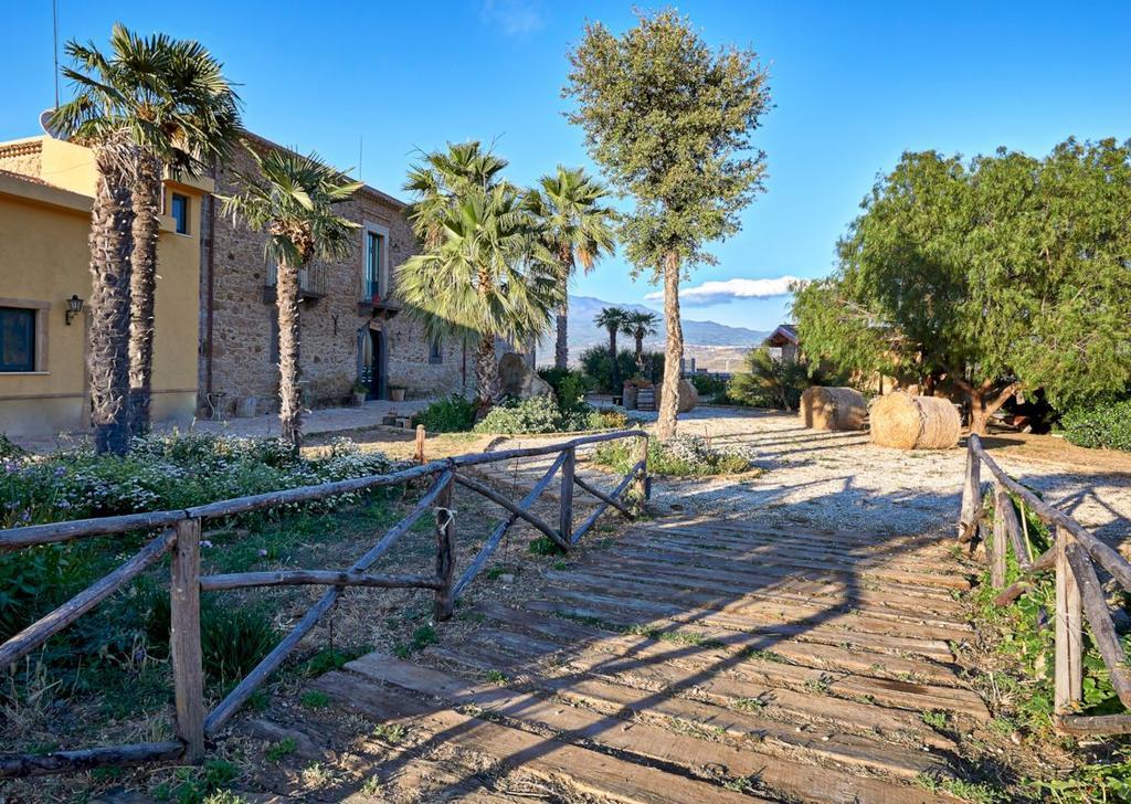 Вилла Agriturismo Conte Ruggero Centuripe Экстерьер фото