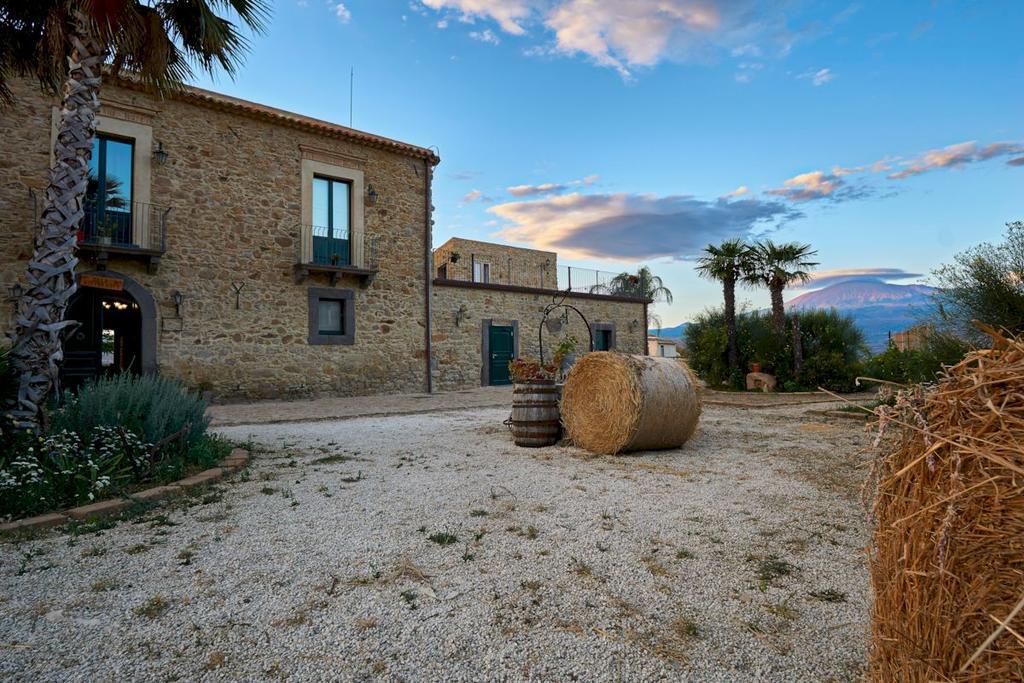 Вилла Agriturismo Conte Ruggero Centuripe Экстерьер фото